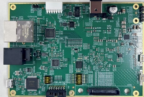 圖片包含 游戲機, 電子, 電路AI 生成的內容可能不正確。